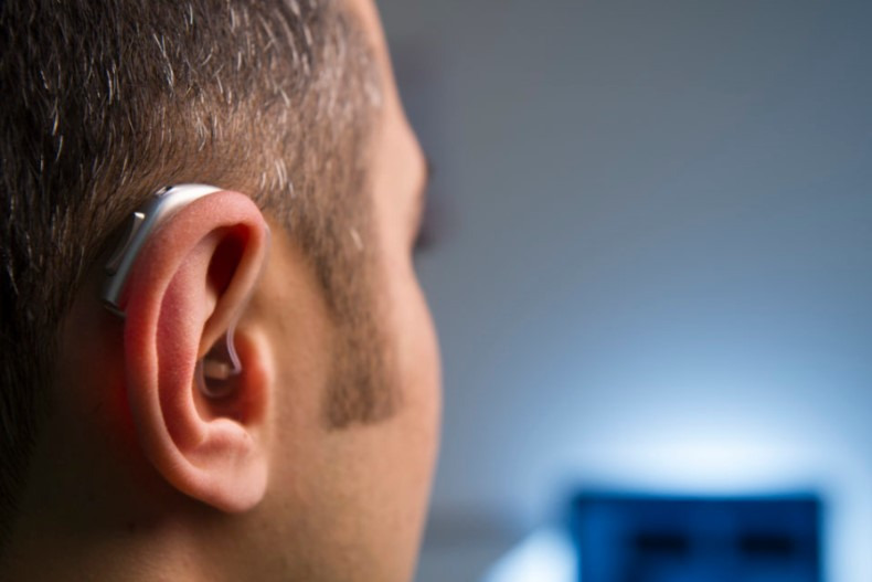 雙耳配戴助聽器的5大優點 