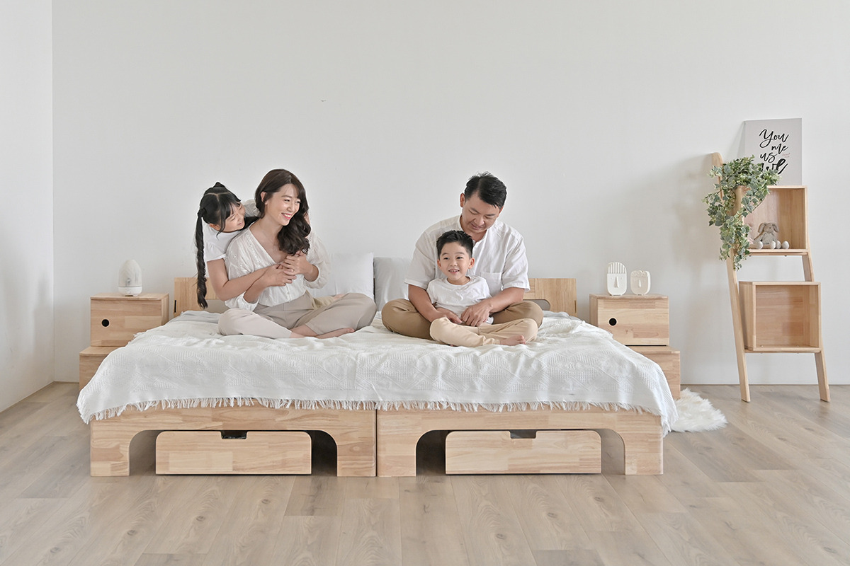 長大成人後，將兩組單人床併為舒適雙人床 